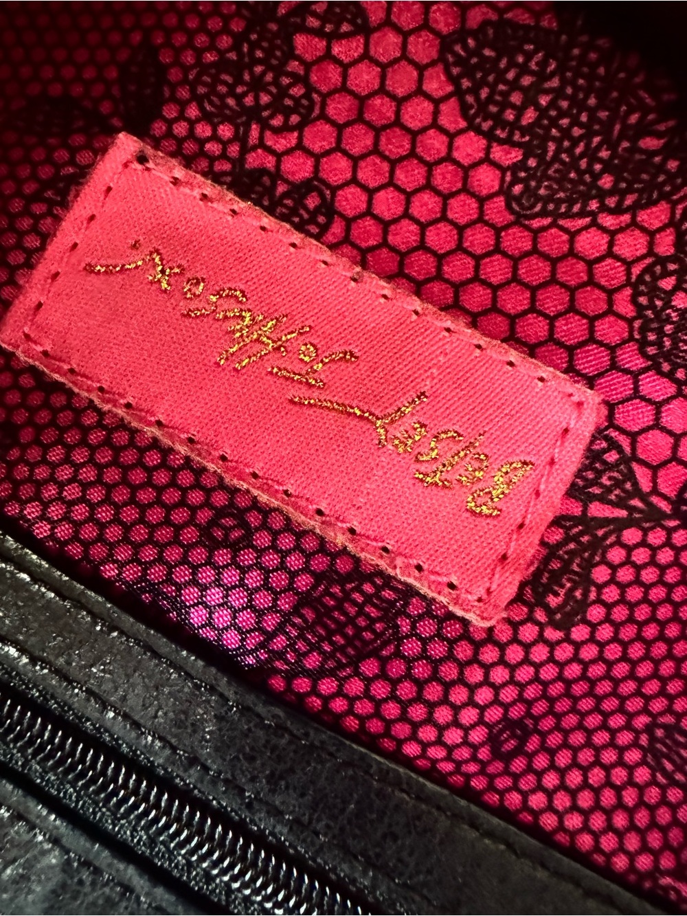 Rare vintage genuine leather Betsey Johnson black tote chain heart boho - Picture 8 of 12